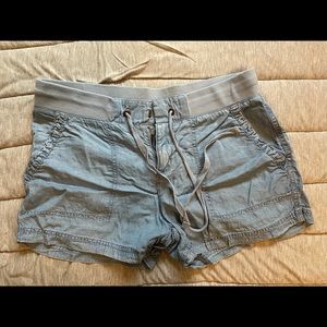 Loose women’s blue shorts